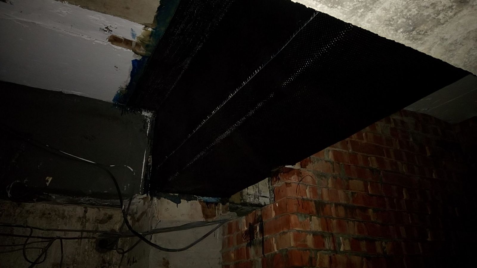 碳纖維第2層長向貼附