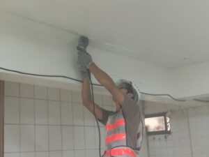 梁搭接頂板15cm切割刨除
